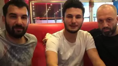 Engin Baytar'dan sürpriz imza