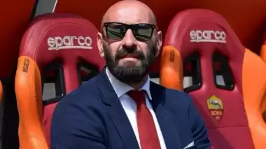 Manchester United ve Barcelona, Monchi için kıyasıya yarışıyor