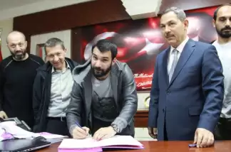 Video - Engin Baytar'ın yeni takımı belli oldu! İmzalar atıldı!