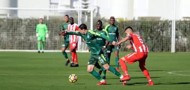 Bursaspor, Skenderbeu'ya fark attı!