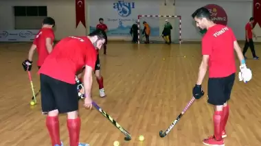 Salon hokeyinde hedef dünya şampiyonası