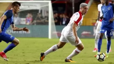 Nasri, Cenk Tosun'a takım arkadaşı oluyor!