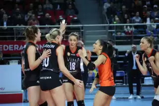 Çekişmeli maçta Eczacıbaşı, Galatasaray'ı yendi