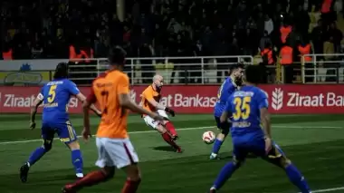 Latovlevici, sol bek transferi sorusunu yanıtladı!