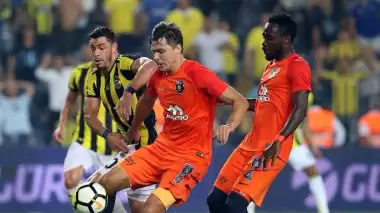 Başakşehir'i stoperleri sırtlıyor