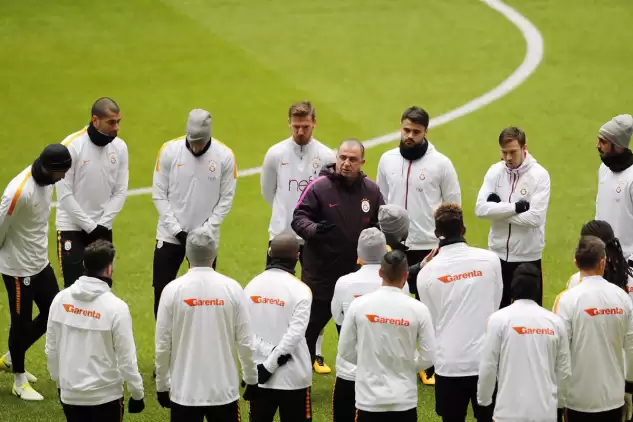 Galatasaray, hazırlıklarını Türk Telekom Stadyumu'nda sürdürdü