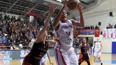 Mersin Büyükşehir Belediyespor avantajı kaptı