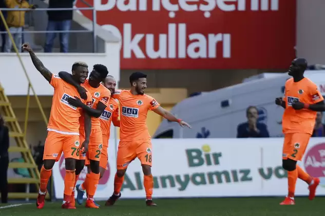 Alanyaspor 3 puanı hatırladı! Bursaspor'un kötü gidişatı sürüyor...