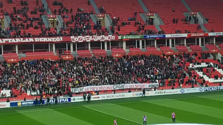 Samsunspor tribünlerinde ilginç pankartlar! Sevgi ve tepki bir arada...