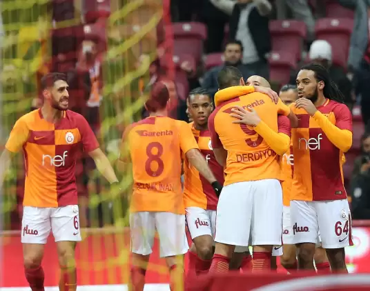 Galatasaray üçer üçer ilerliyor!