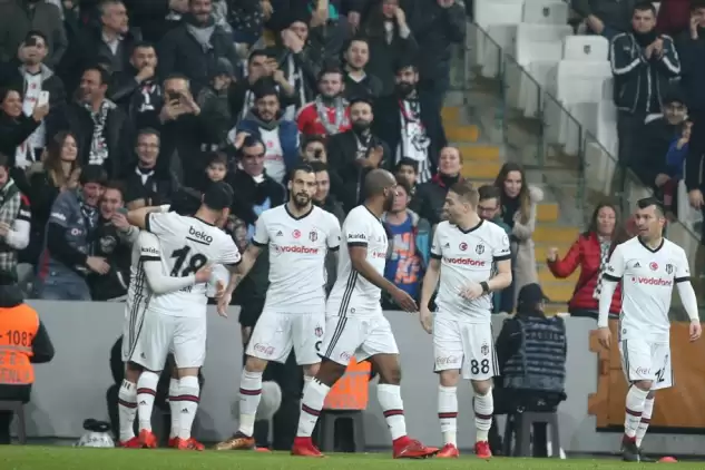 Beşiktaş yarı finale göz kırptı!