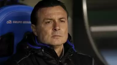 Deportivo'da Emre Çolak'ın hocası ile yollar ayrıldı