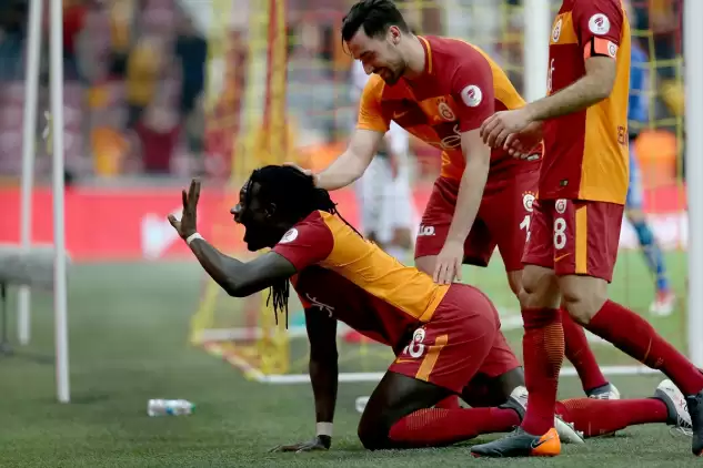 Galatasaray ikinci yarıda coştu, yarı finale koştu!