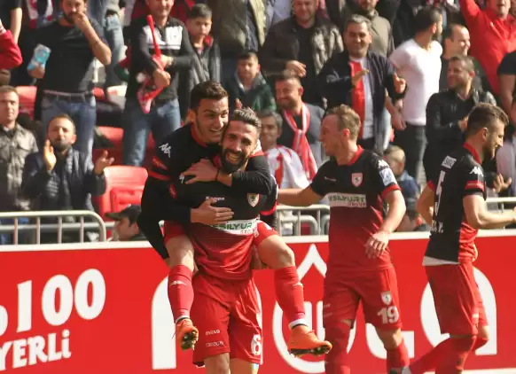 Samsunspor, Erzurumspor'u tek golle devirdi!
