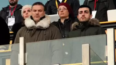 Alpay Özalan'dan genç oyunculara yakın markaj