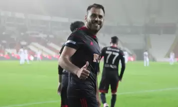 Gazişehir'in golcüsünden Süper Lig ve Gomis mesajı!
