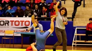 Türkiye Yıldız Bayanlar Güreş Şampiyonası başladı!