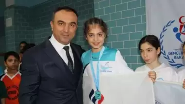 Yüzme şampiyonası grup müsabakaları İskenderun’da