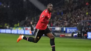 Manchester United, Lukaku'nun golleriyle turladı!