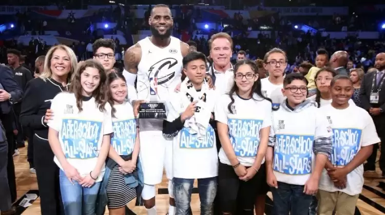 NBA All-Star'da kazanan LeBron'un takımı!