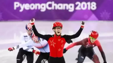 Dünya rekoru kırarak olimpiyat şampiyonu oldu