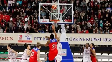 Yakın Doğu Üniversitesi finalde!