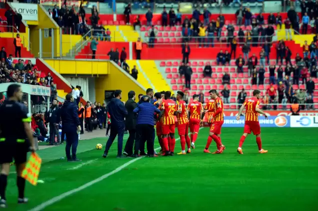 Kayserispor 3 puanı 3 golle aldı!