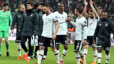 Beşiktaş 'mini mini bir kuş donmuştu' şarkısını çalan anonsçuyu gönderdi!