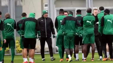 Bursaspor'da Paul Le Guen kapıları kapattı!