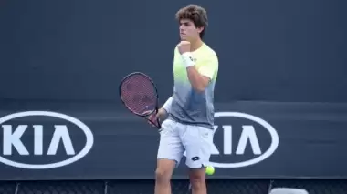 Genç raket Yankı Erel'den rekor