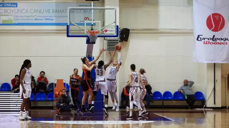 Yakın Doğu Üniversitesi, Fransa'nın Bourges Basket takımını mağlup etti!