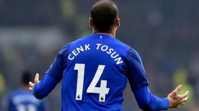 Cenk Tosun'dan Mehmetçik'e selam