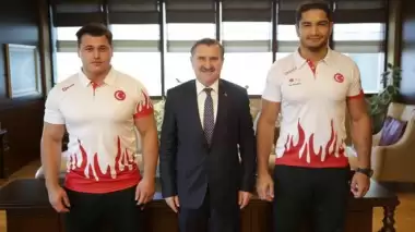 "Başarımızın sırrı milli şuur"