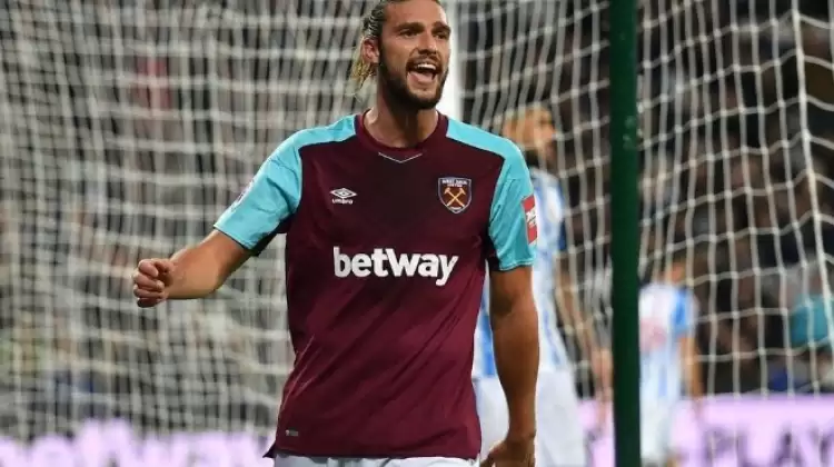 Andy Carroll maçtan önce barda görüntülendi, taraftar çileden çıktı!