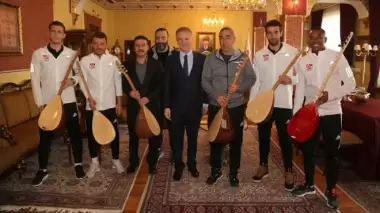 Vali Gül'den Sivasspor'a bağlama jesti!