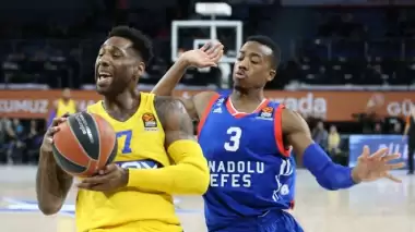 Anadolu Efes, Maccabi karşısında direnemedi!