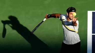 Federer çeyrek finalde