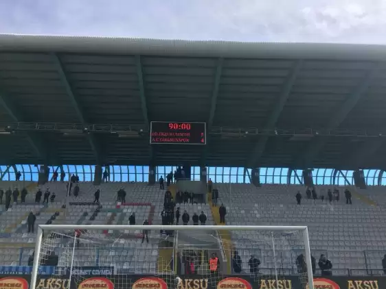 Erzurum'da 'çılgın' maç! 9 gol, 2 kırmızı kart...