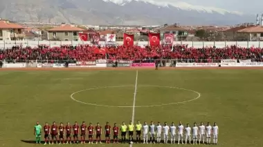 Erzincan'da taraftarlardan Çanakkale Zaferi kutlaması