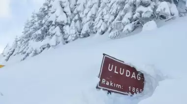 Uludağ'da dağcıların zorlu yolculuğu kamerada