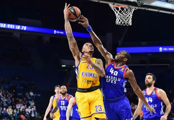 Anadolu Efes sahasında BC Khimki'ye mağlup oldu