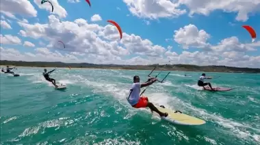 Rüzgar, adrenalin tutkunlarını sevindirdi!