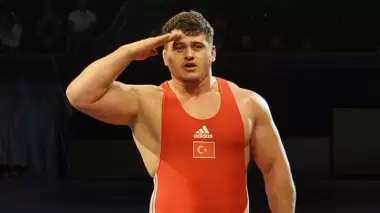 Rıza Kayaalp, Avrupa Güreş Şampiyonası'nın çeyrek finalinde kaybetti