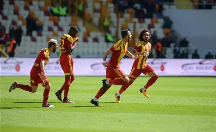 Evkur Yeni Malatyaspor'dan kritik 3 puan! Gençler'i ateşe attı...