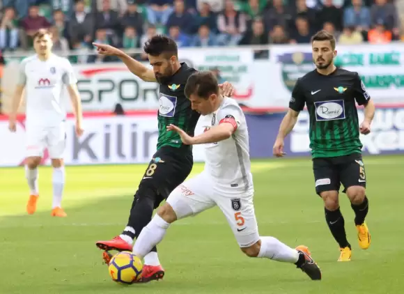 Başakşehir'den kritik 3 puan! Akhisarspor'u geriden gelerek devirdi...