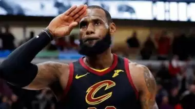  LeBron James, Cleveland Cavaliers ile görüşmeyi planlamıyor
