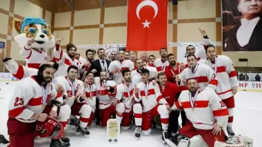 Milli buz hokeycilerde hedef şampiyonluk