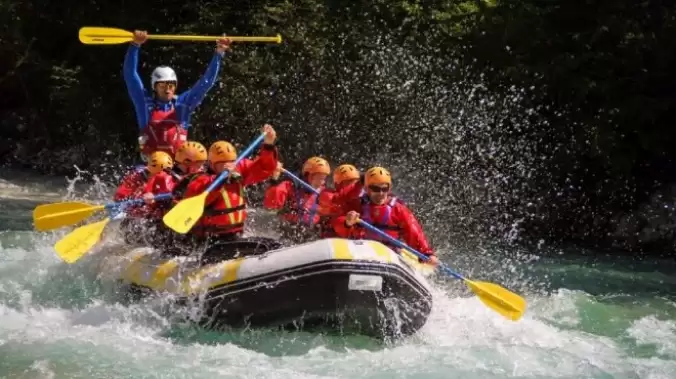 Dünya şampiyonu raftingciler zirveyi bırakmak istemiyor