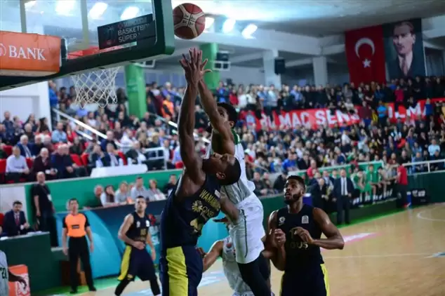 Fenerbahçe Doğuş, Giresun'da rahat kazandı