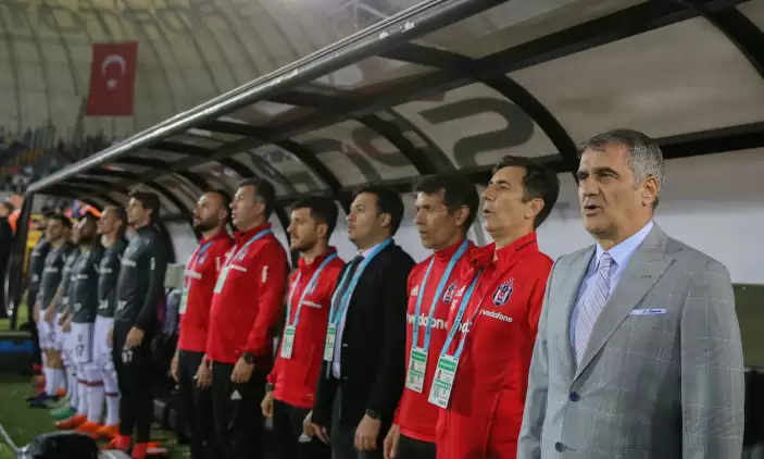 Şenol Güneş'ten Akhisarspor galibiyetinin ardından Başakşehir vurgusu!